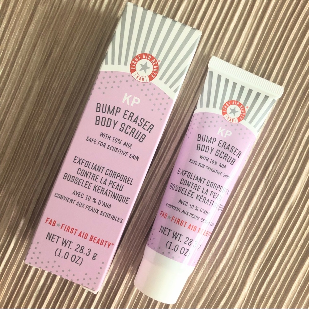 FIRST AID BEAUTY BODY SCRUB